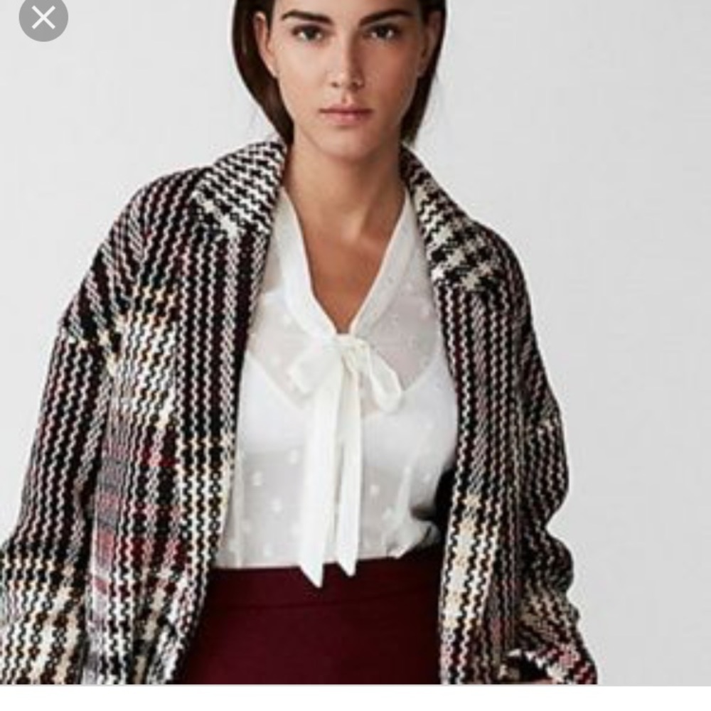 EXPRESS fitted tie neck medallion shirt